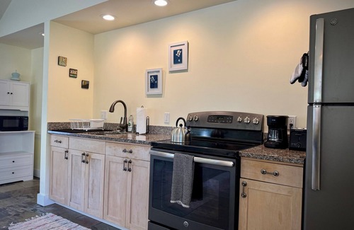 Blue Hill Apartment | Charming in-town apartment in scenic Blue Hill village near Acadia National Park