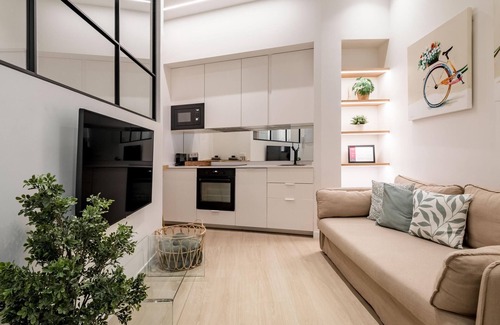Barrio de La Latina Apartment | Charming La Almudena - Apartment in La Latina