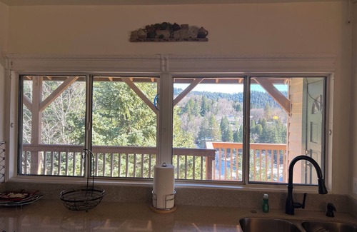 Crestline House | Charming Lake House Retreat with Spectacular Breathtaking Views!