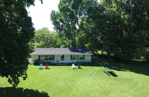 North Hero Cottage | Charming, Lakefront Cottage With Mountain View’s