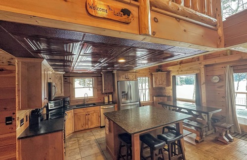 Eastern Vermont Cottage | Charming Lakewood Cottage on beautiful Woodbury Lake