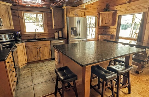 Eastern Vermont Cottage | Charming Lakewood Cottage on beautiful Woodbury Lake
