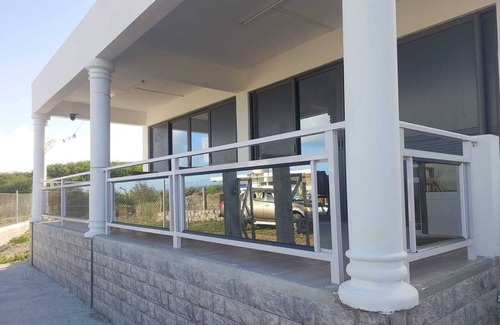 Coromandel Apartment | Charming large studio with fully equipped kitchenette + terrace. 3 Persons