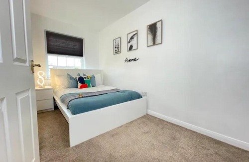 Edgbaston Apartment | Charming & Large Home - Gateway to Birmingham City