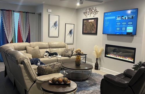 Royse City House | Charming large Room in large house with AC and WiFi in Royse City