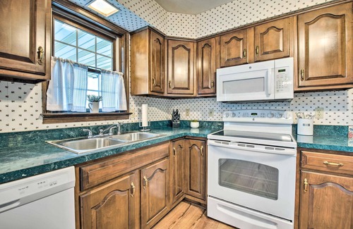 Lewisburg House | Charming Lewisburg Home w/Hot Tub & Games!