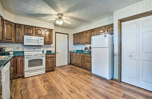 Lewisburg House | Charming Lewisburg Home w/Hot Tub & Games!