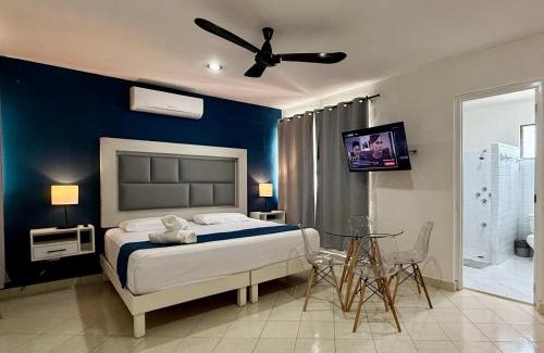 Colonia Campestre House | Charming Light-Filled Stay for 2 with Pool