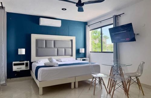 Colonia Campestre House | Charming Light-Filled Stay for 2 with Pool