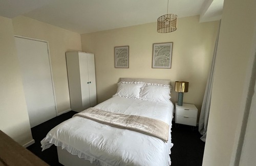 Hoe Street Apartment | Charming London Apartment near Attractions