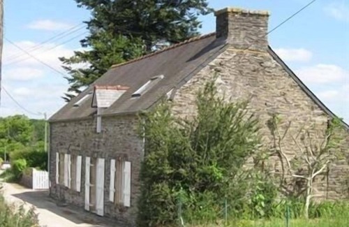 Saint-Thois House | Charming longère in local stone in a calm and green setting