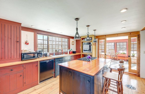 Center Lovell House | Charming Lovell Farmhouse - 17 Acres w/Mtn Views!