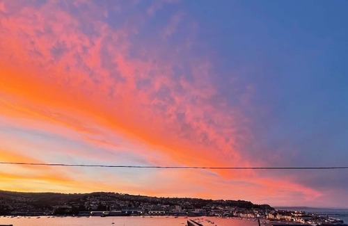 Shaldon Cottage | Charming Lovingly Restored Beachside Cottage Free bank holiday regatta week