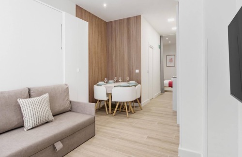 Tetuan Apartment | Charming Madrid Castilla III - Studio for 4 people