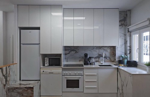 Ciudad Lineal Apartment | Charming Madrid Las Ventas - 4 bedrooms