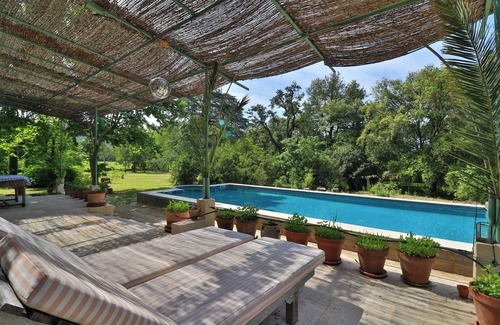 La Crau House | Charming Mansion-Authentique Provence -sleeps 14-pool petanque. Parties welcome