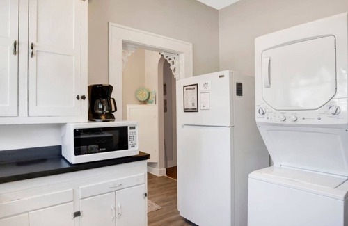 Hannon Park Apartment | Charming Midtown Apt - Hannon Hideaway Unit C