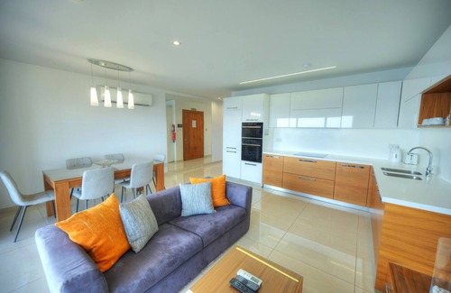 Il-Balluta Apartment | Charming, modern 3 bedroom seafront
