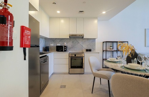 Umm Suqeim 3 Apartment | Charming Modern Apartment Close To The Souk in MJL