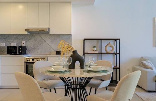 Umm Suqeim 3 Apartment | Charming Modern Apartment Close To The Souk in MJL