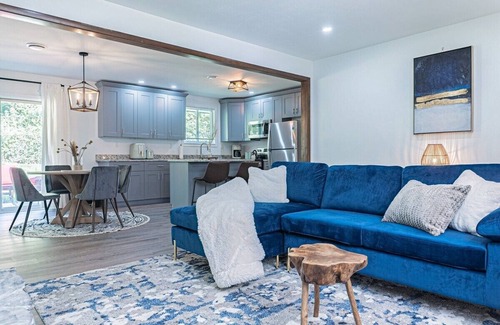 Snellville House | Charming Modern Home