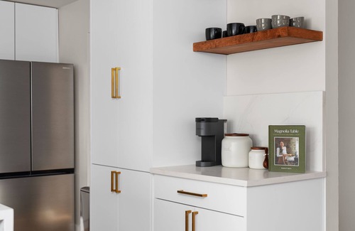 West Oak Hill House | Charming Modern Retreat in the Heart of Austin!