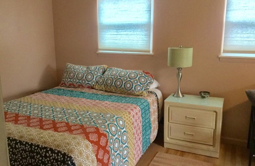 Oakley House | Charming, modern studio apartment close to hospitals, Biltmore and downtown.