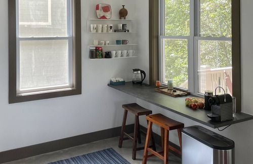 Huston - Courtland Apartment | Charming Montford FIVE ★ — Comfortable & Quiet — WALK Downtown