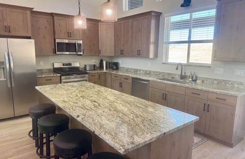 Bicknell Cabin | Charming Moonstone Lodge in beautiful Bicknell with AC, WiFi