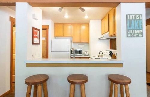 Tahoe Woods Condo | Charming Mtn Chalet (Studio), near lake & ski