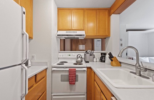 Tahoe Woods Condo | Charming Mtn Chalet (Studio), near lake & ski