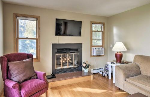 Neenah House | Charming Neenah House with Porch on Lake Winnebago!