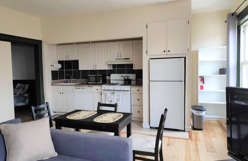 Bolton Hill Apartment | Charming Nest Atop Bolton Hill Brownstone w/Parking & Free Wifi
