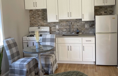 Locust Valley Cottage | Charming New Studio Guest House
