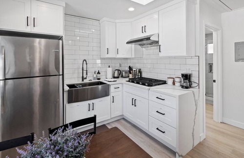 Garden Grove House | Charming, Newly Built, 1bd 1ba guesthouse, Sleeps 3, EV Charge, Close to Disney