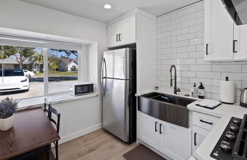 Garden Grove House | Charming, Newly Built, 1bd 1ba guesthouse, Sleeps 3, EV Charge, Close to Disney
