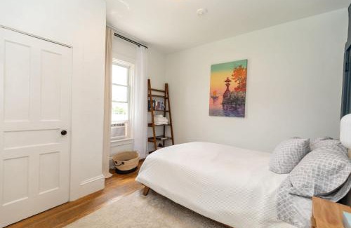 St. Albans Historic District Apartment | Charming & Newly Renovated 2BR in St Albans