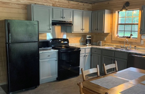 Sardis Cabin | Charming Newly Renovated 2-Bedroom Cabin with highspeed WiFi, in peaceful Sardis