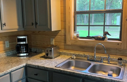 Sardis Cabin | Charming Newly Renovated 2-Bedroom Cabin with highspeed WiFi, in peaceful Sardis