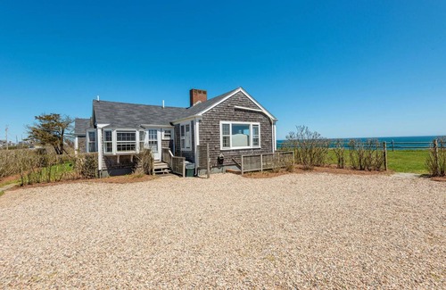 Siasconset House | Charming Ocean View Cottage in Sconset