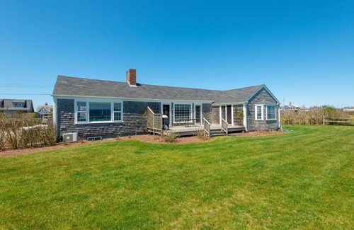 Siasconset House | Charming Ocean View Cottage in Sconset