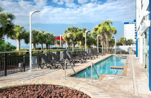 Downtown Myrtle Beach Condo | Charming Oceanfront One Bdrm Condo: MB Boardwalk