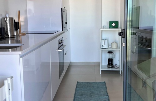 Olhao Apartment | Charming Olhão Flat by Marina & Markets. Fast Wi-Fi, Ideal for Remote Workers!