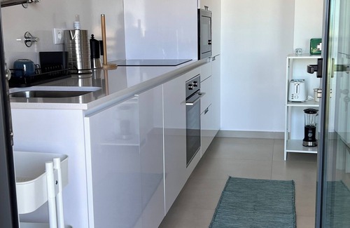 Olhao Apartment | Charming Olhão Flat by Marina & Markets. Fast Wi-Fi, Ideal for Remote Workers!