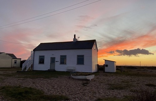 Dungeness Cottage | Charming original fisherman’s cottage on Dungeness Beach