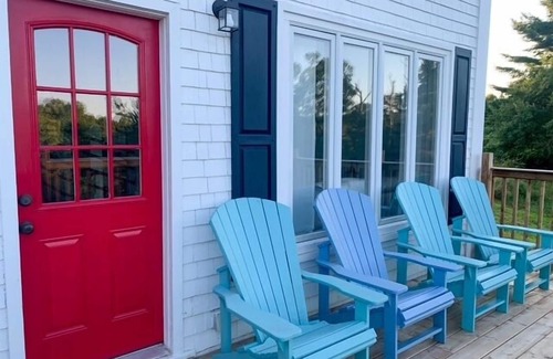 Mahone Bay House | Charming & Peaceful Gem in Mahone Bay/400 Meters to the Water's Edge