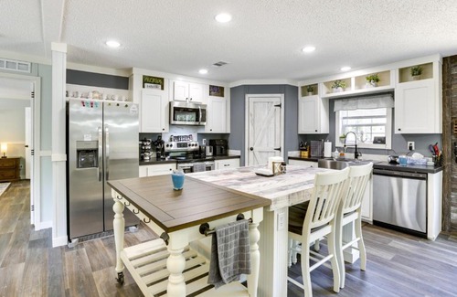 Perry House | Charming Perry Home about 2 Mi to the Gulf!