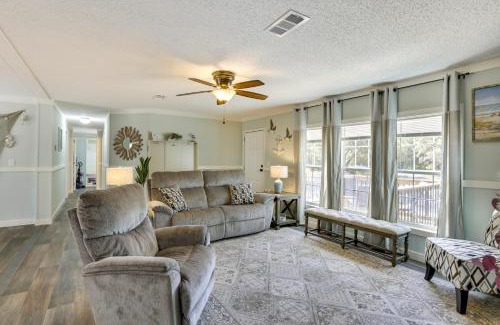 Perry House | Charming Perry Home about 2 Mi to the Gulf!