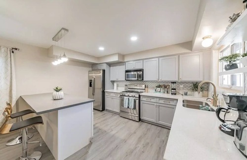 Canyon Country House | Charming pet friendly family getaway Santa Clarita