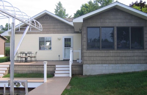Indian River House | Charming Pet-Friendly Indian River Canal Home w/River Access to the Lakes!